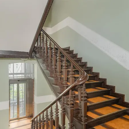 Kwiatowa Modern Studio In The Center Of By Renters