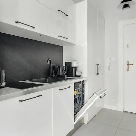 Kwiatowa Modern Studio In The Center Of By Renters Apartment